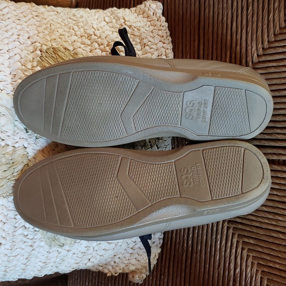 SAS walking shoes, size 9.5 W - Picture 7 of 11
